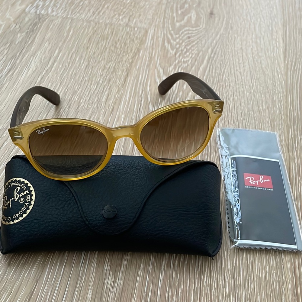 Authentic like new Ray-Ban Rb4141 Wayfarer Sunglasses